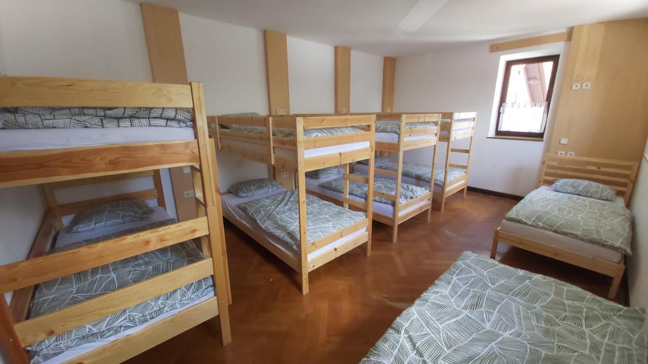 Hostel In Picerija Spajza 莫斯特拉纳 外观 照片