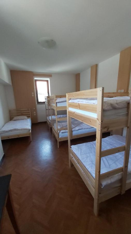 Hostel In Picerija Spajza 莫斯特拉纳 外观 照片