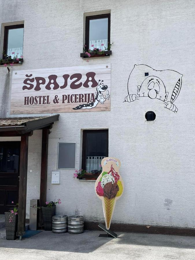 Hostel In Picerija Spajza 莫斯特拉纳 外观 照片