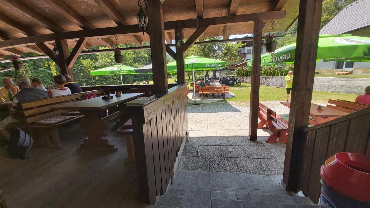 Hostel In Picerija Spajza 莫斯特拉纳 外观 照片